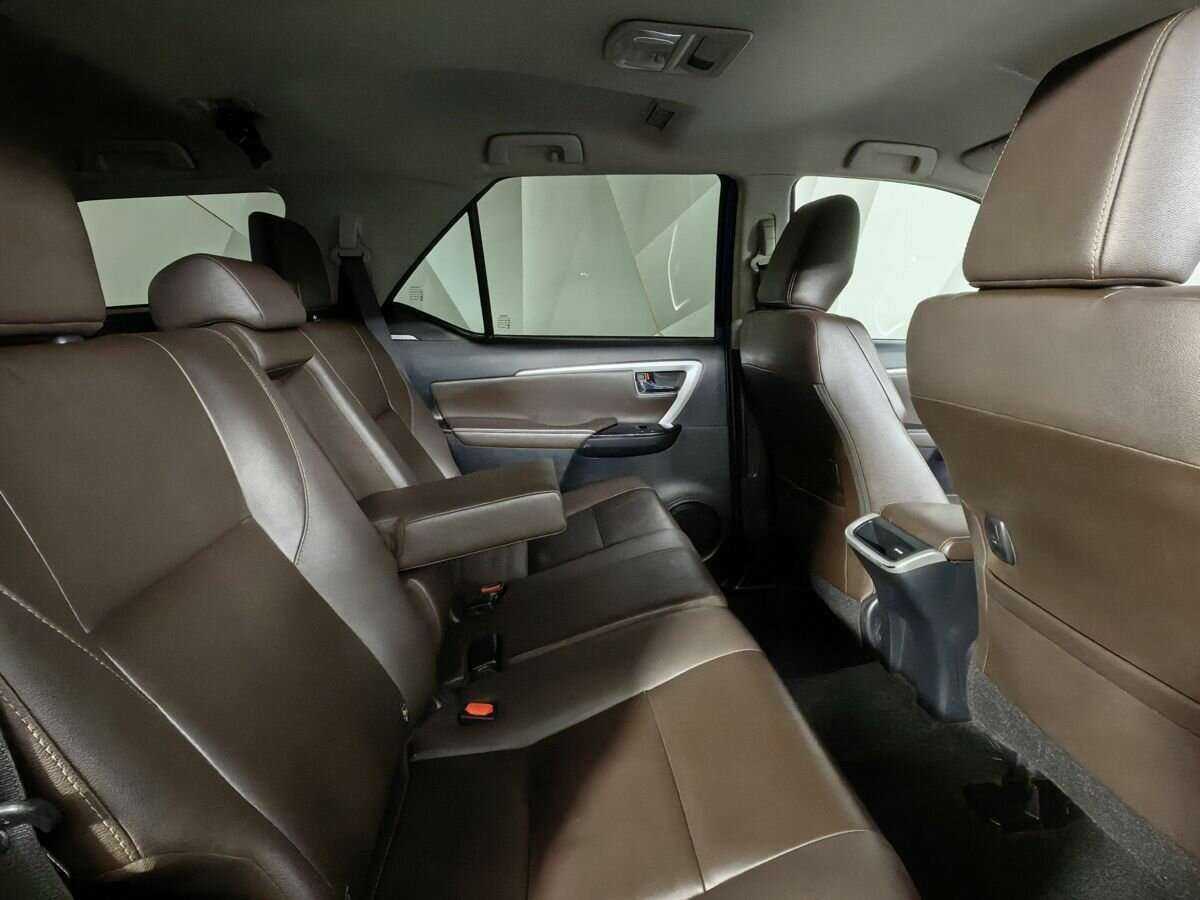 Купить Toyota Fortuner, 2017, 169 579 км, фото №12