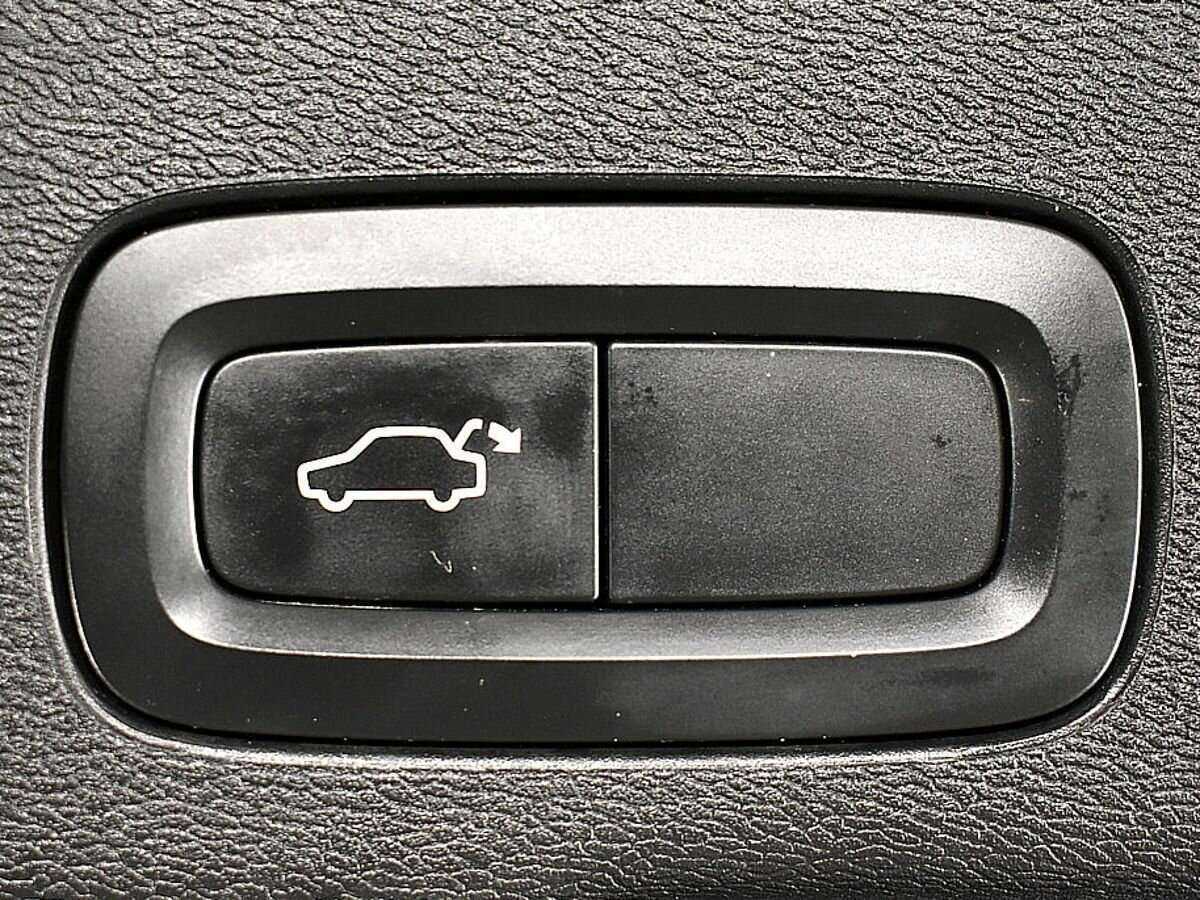 Купить Volvo XC60, 2018, 215 353 км, фото №21