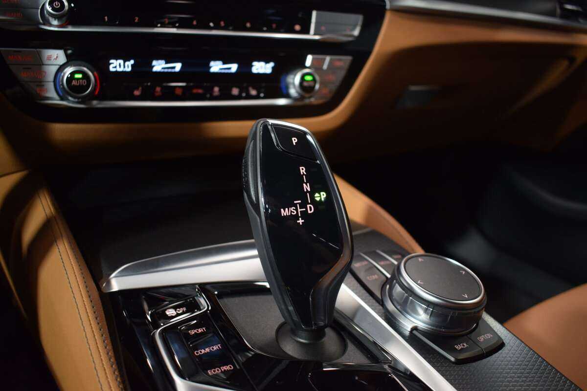 Купить BMW 5 серии 520i, 2023, 11 731 км, фото №30