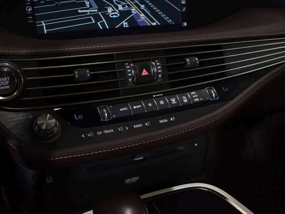 Купить Lexus LS 500, 2018, 143 000 км, фото №17