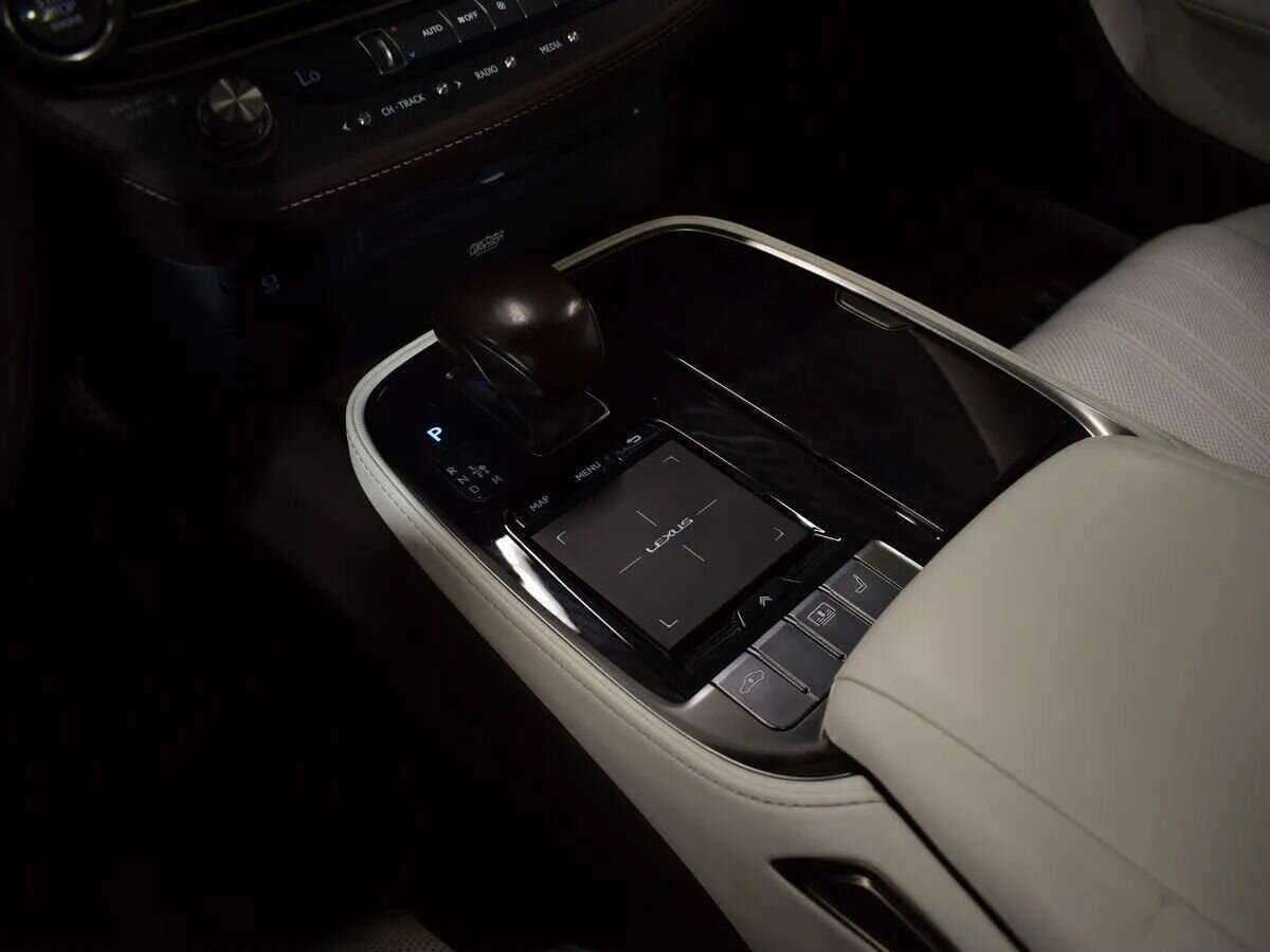 Купить Lexus LS 500, 2018, 143 000 км, фото №18