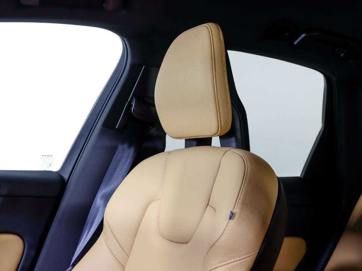 Купить Volvo XC60, 2018, 129 150 км, фото №14