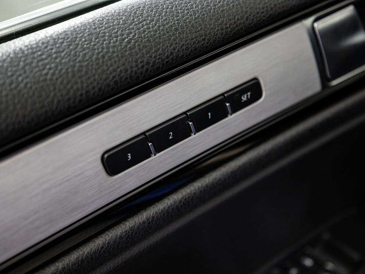 Купить Volkswagen Touareg, 2018, 125 351 км, фото №17