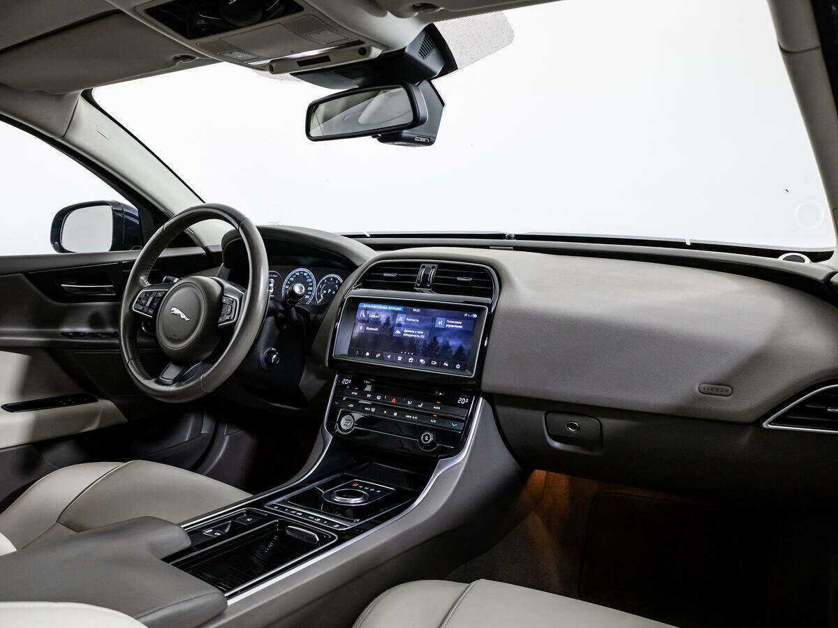 Купить Jaguar XE, 2017, 76 265 км, фото №9