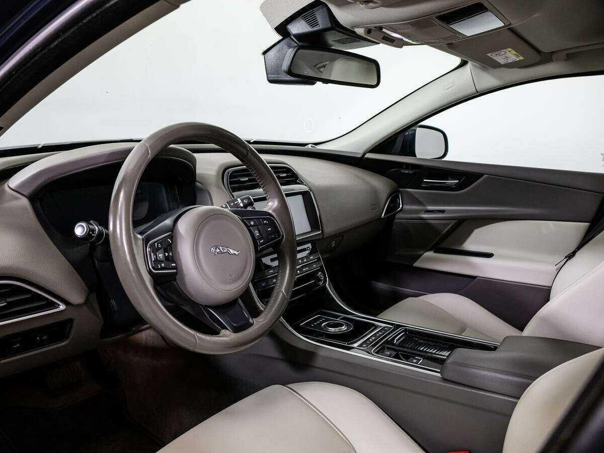 Купить Jaguar XE, 2017, 76 265 км, фото №11
