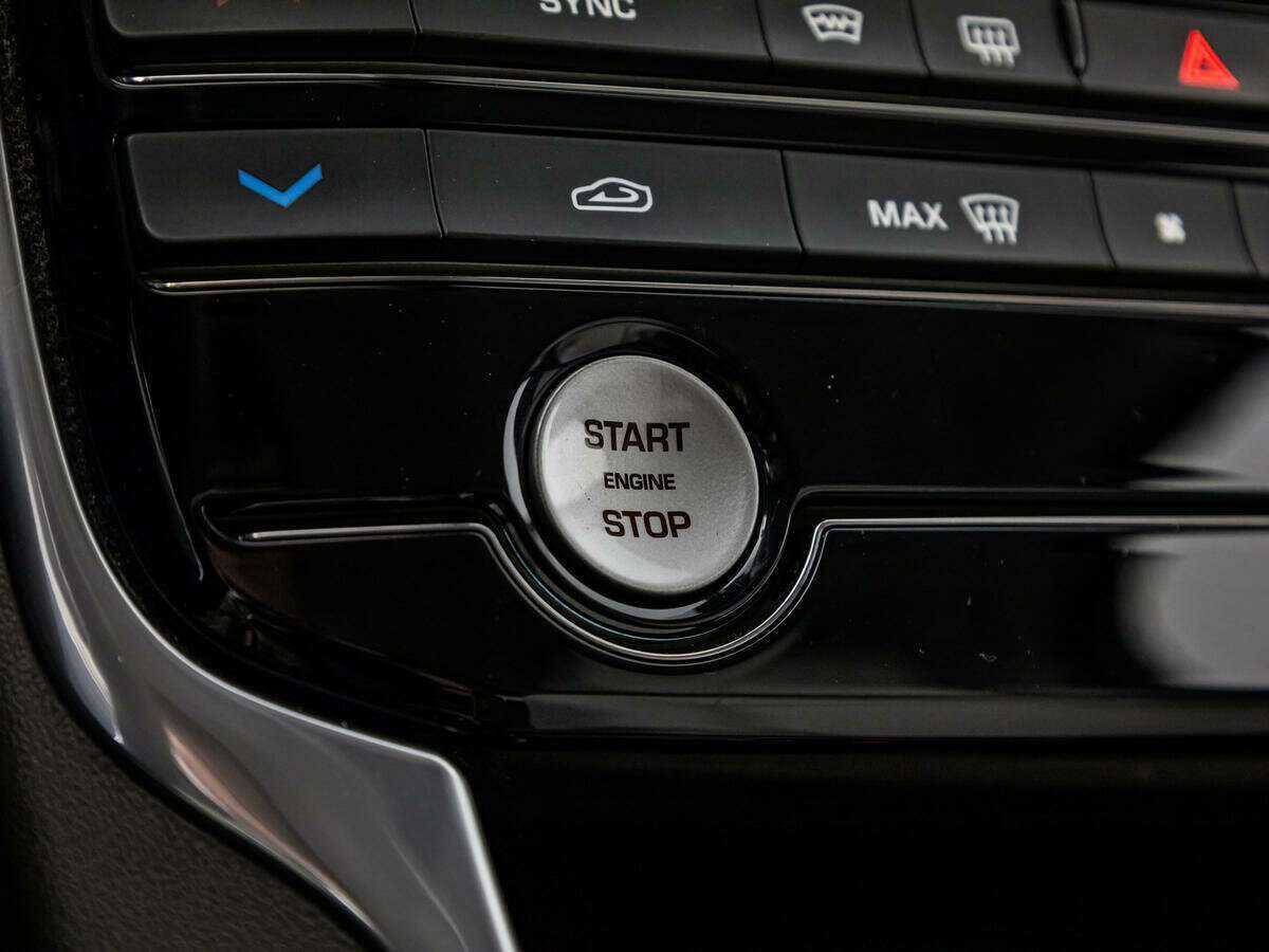 Купить Jaguar XE, 2017, 76 265 км, фото №14