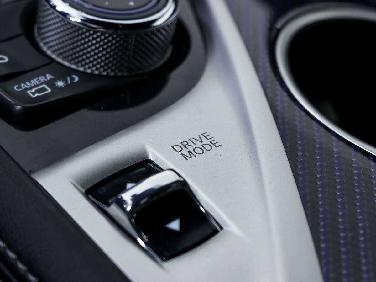 Купить Infiniti Q60, 2017, 151 907 км, фото №18