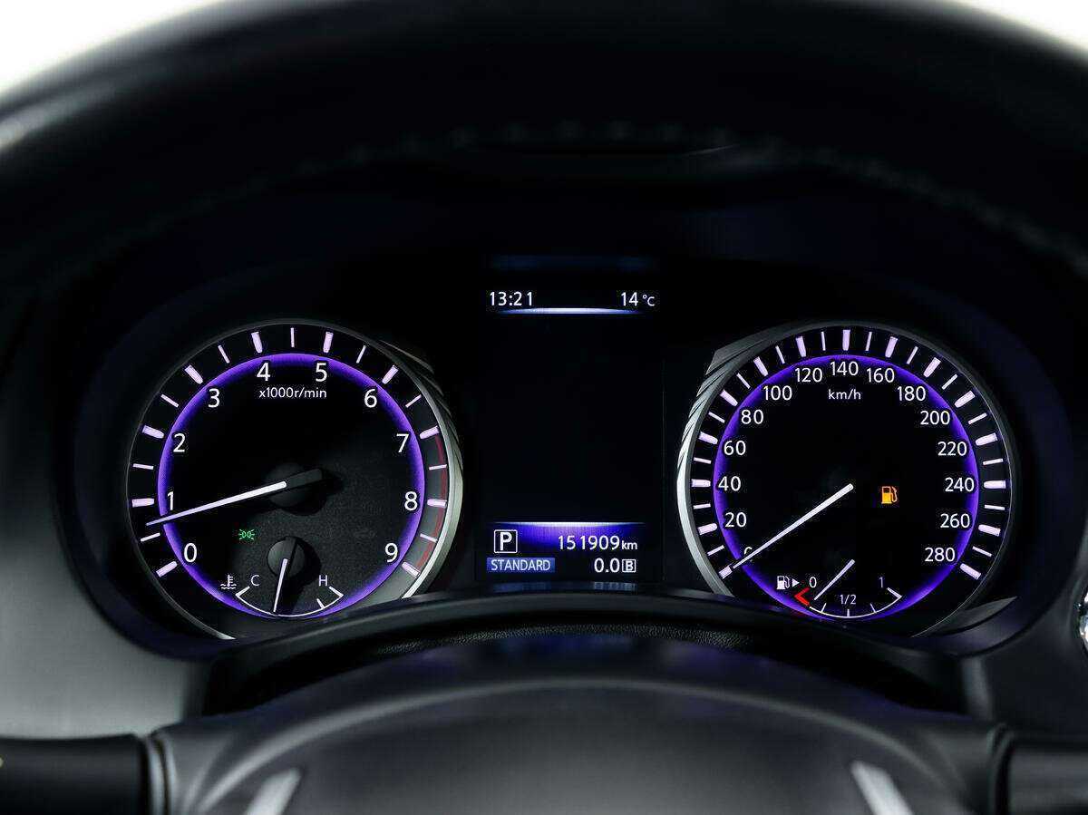 Купить Infiniti Q60, 2017, 151 907 км, фото №28