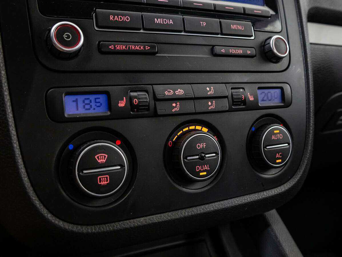 Купить Volkswagen Jetta, 2009, 189 510 км, фото №15