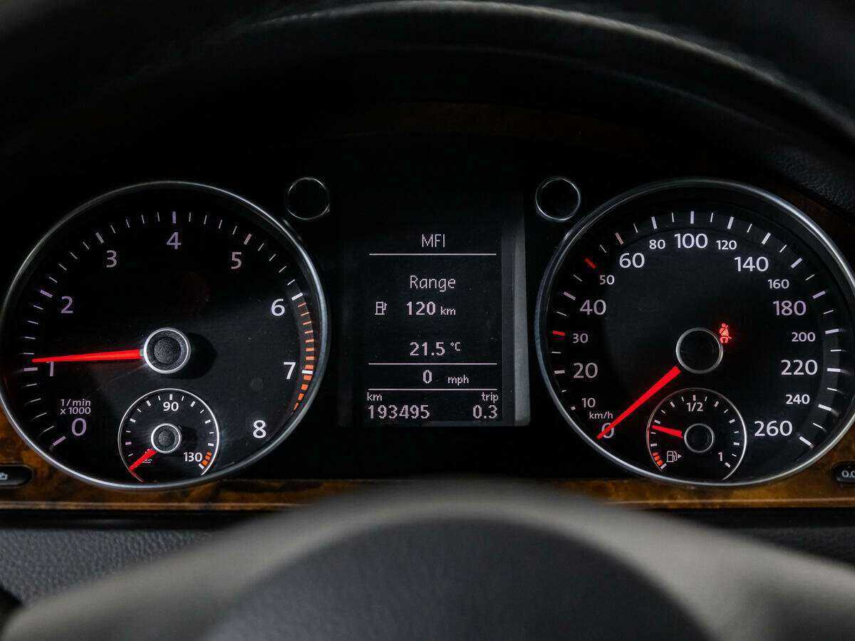 Купить Volkswagen Passat, 2010, 193 340 км, фото №10