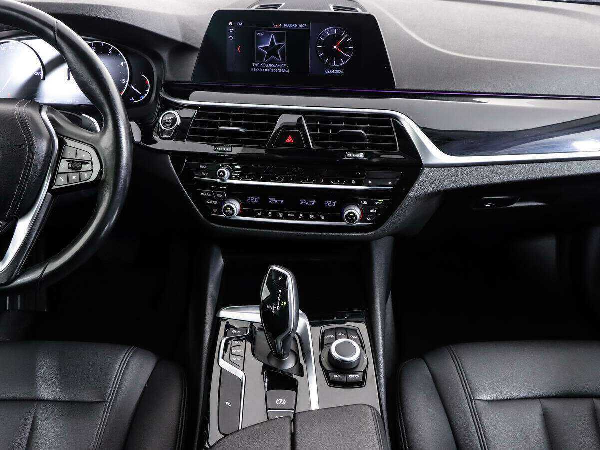 Купить BMW 5 серии 520d, 2020, 71 358 км, фото №9