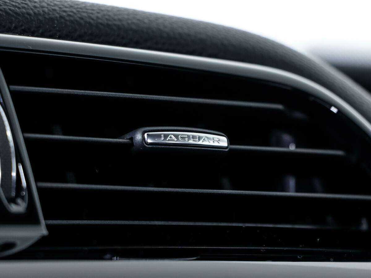 Купить Jaguar XE, 2017, 119 519 км, фото №12