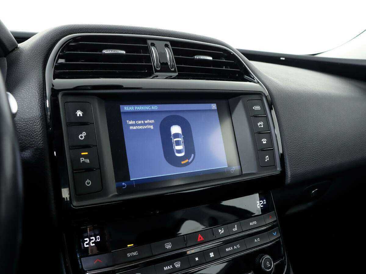 Купить Jaguar XE, 2017, 119 519 км, фото №13