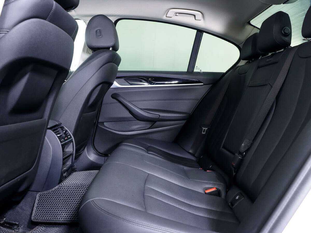 Купить BMW 5 серии 520d, 2019, 169 015 км, фото №8