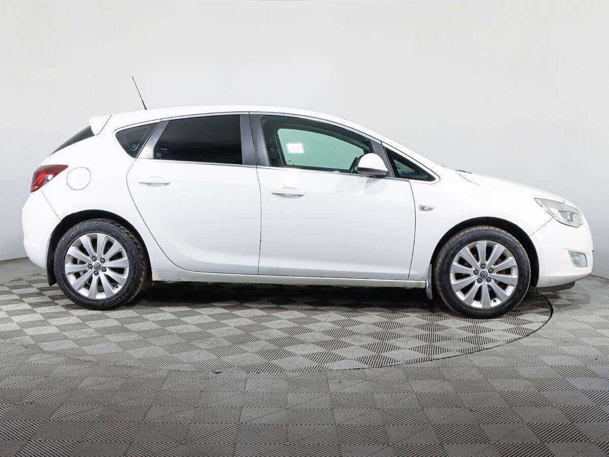 Купить Opel Astra, 2010, 217 128 км, фото №4