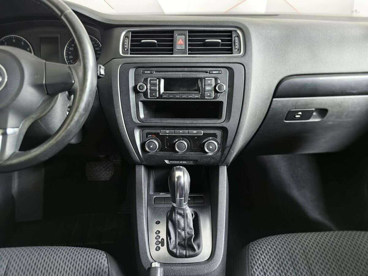 Купить Volkswagen Jetta, 2011, 235 873 км, фото №9