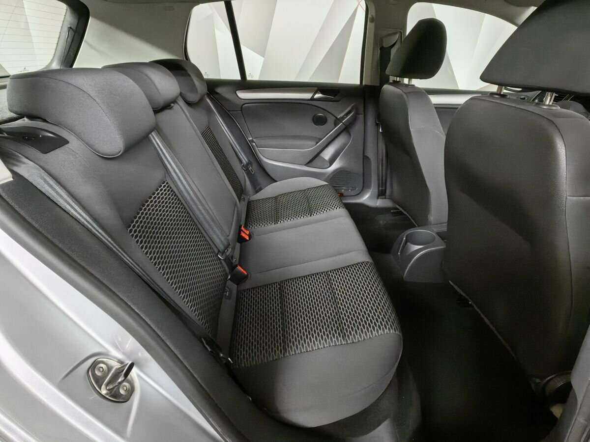 Купить Volkswagen Golf, 2010, 81 102 км, фото №10