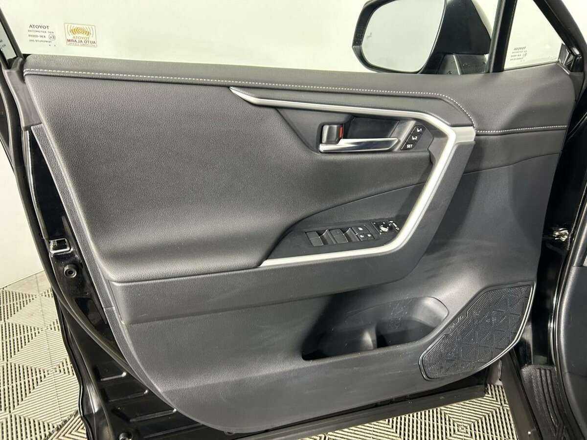 Купить Toyota RAV4, 2022, 48 602 км, фото №8