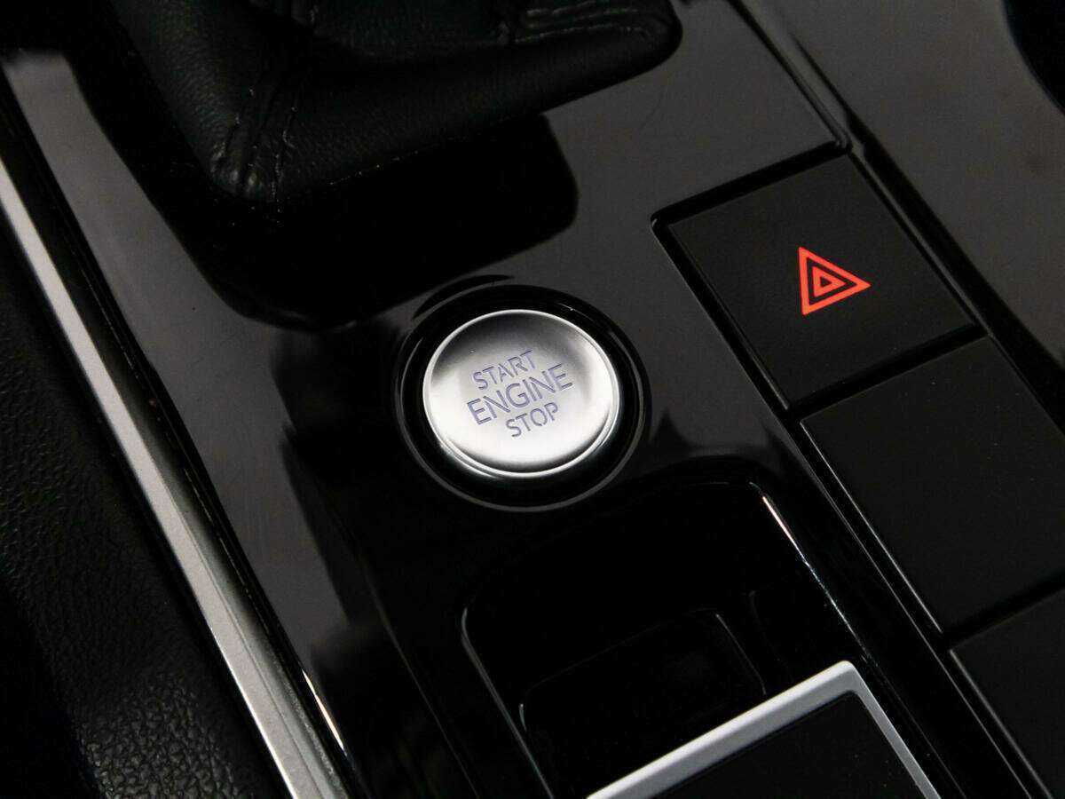 Купить Volkswagen Touareg, 2018, 180 315 км, фото №22