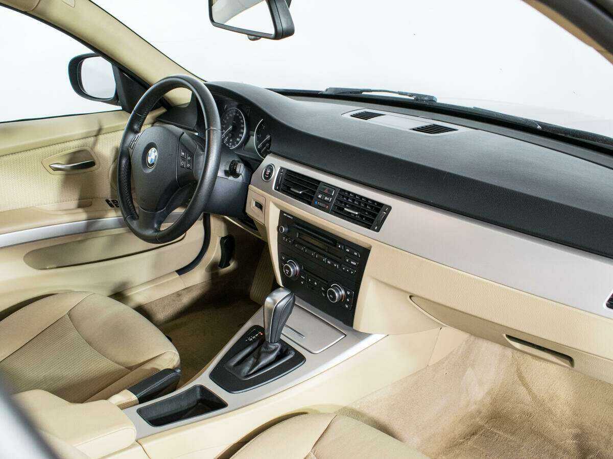 Купить BMW 3 серии 318i, 2011, 119 031 км, фото №9