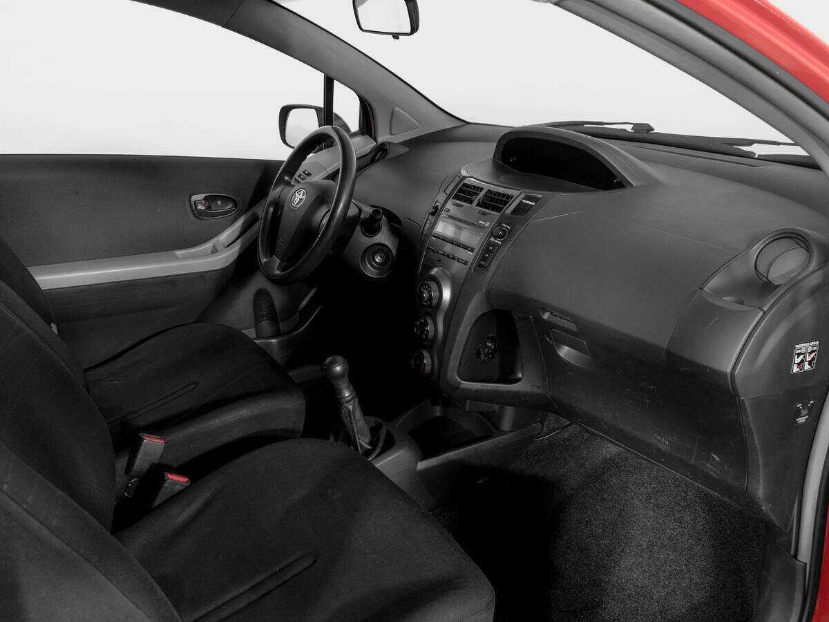 Купить Toyota Yaris, 2010, 219 968 км, фото №9