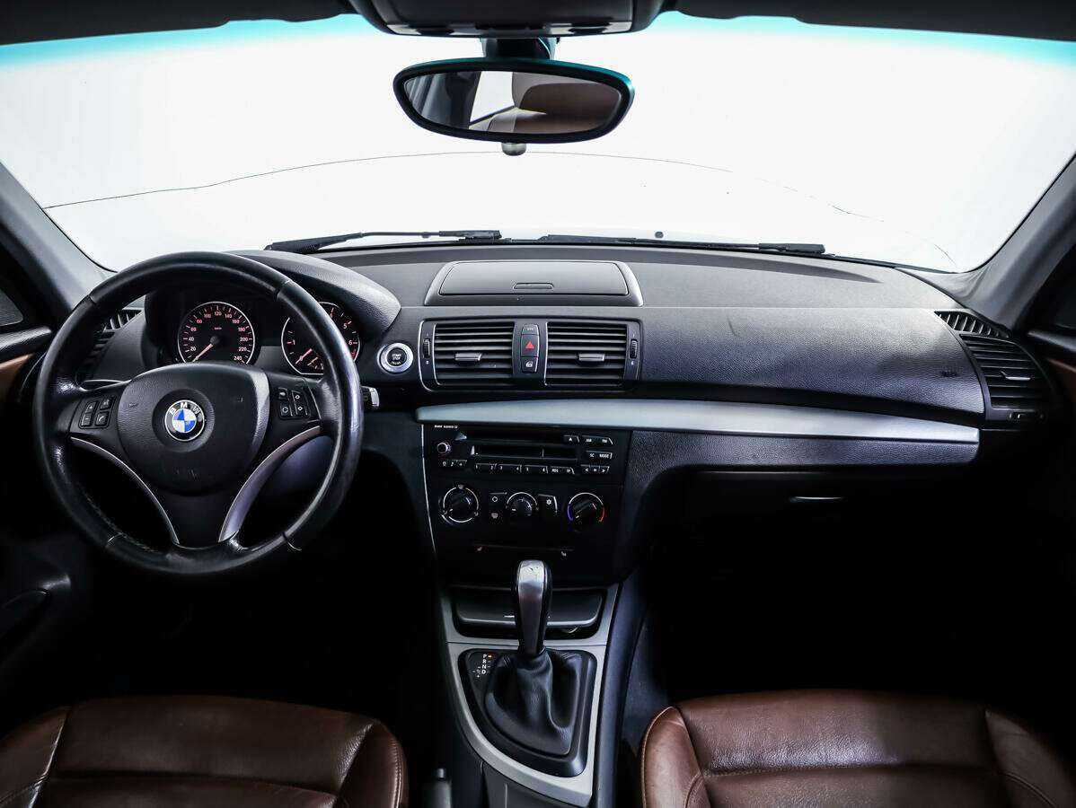 Купить BMW 1 серии 118i, 2008, 270 983 км, фото №9