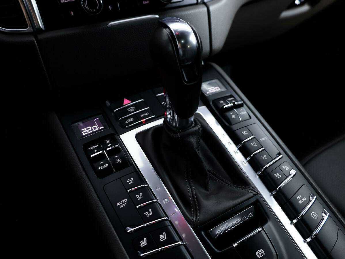 Купить Porsche Macan Turbo, 2015, 73 824 км, фото №23