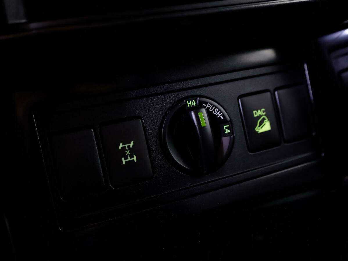 Купить Toyota Land Cruiser Prado, 2017, 176 708 км, фото №25