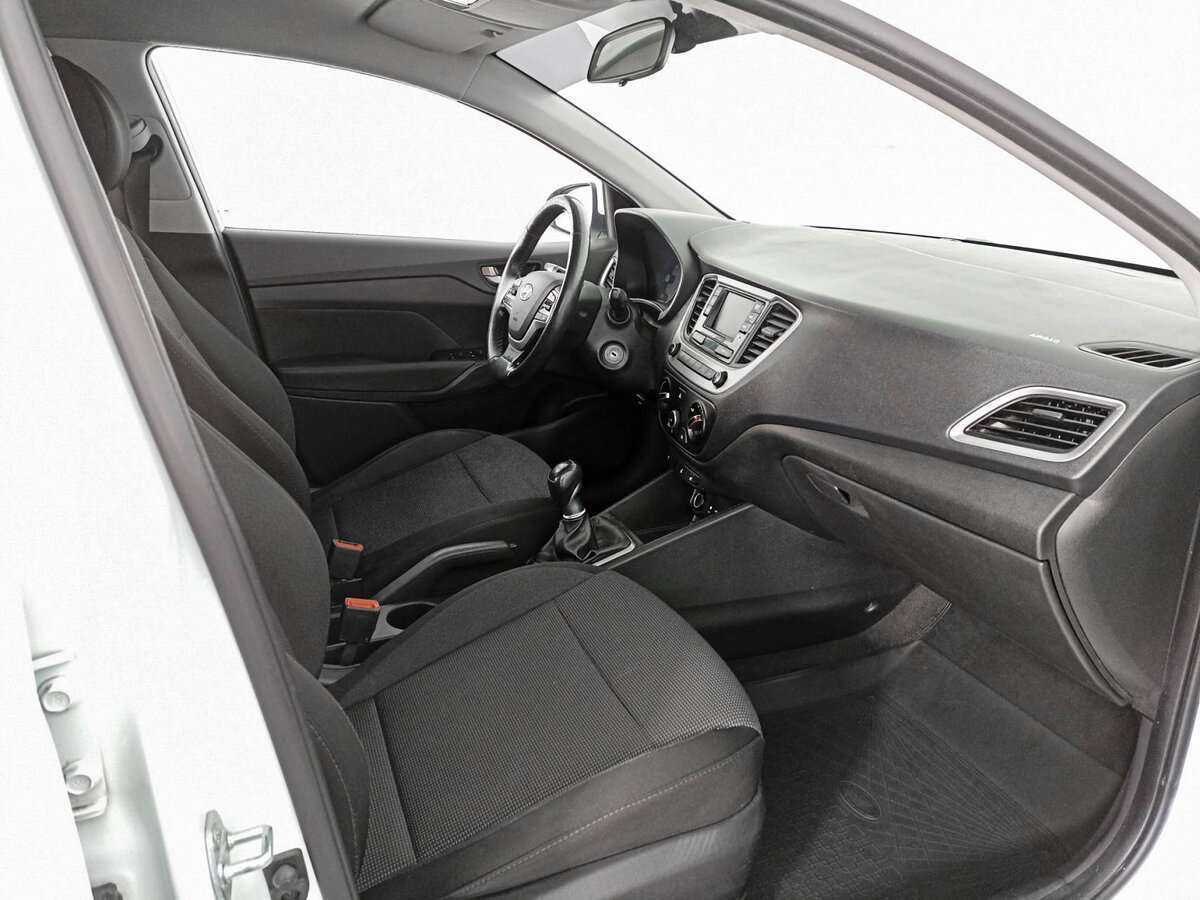 Купить Hyundai Solaris, 2018, 111 703 км, фото №9