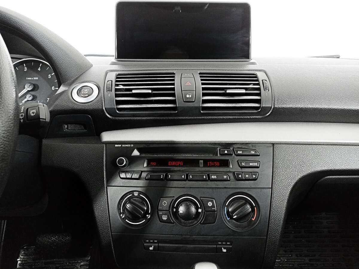 Купить BMW 1 серии 116i, 2010, 211 942 км, фото №11