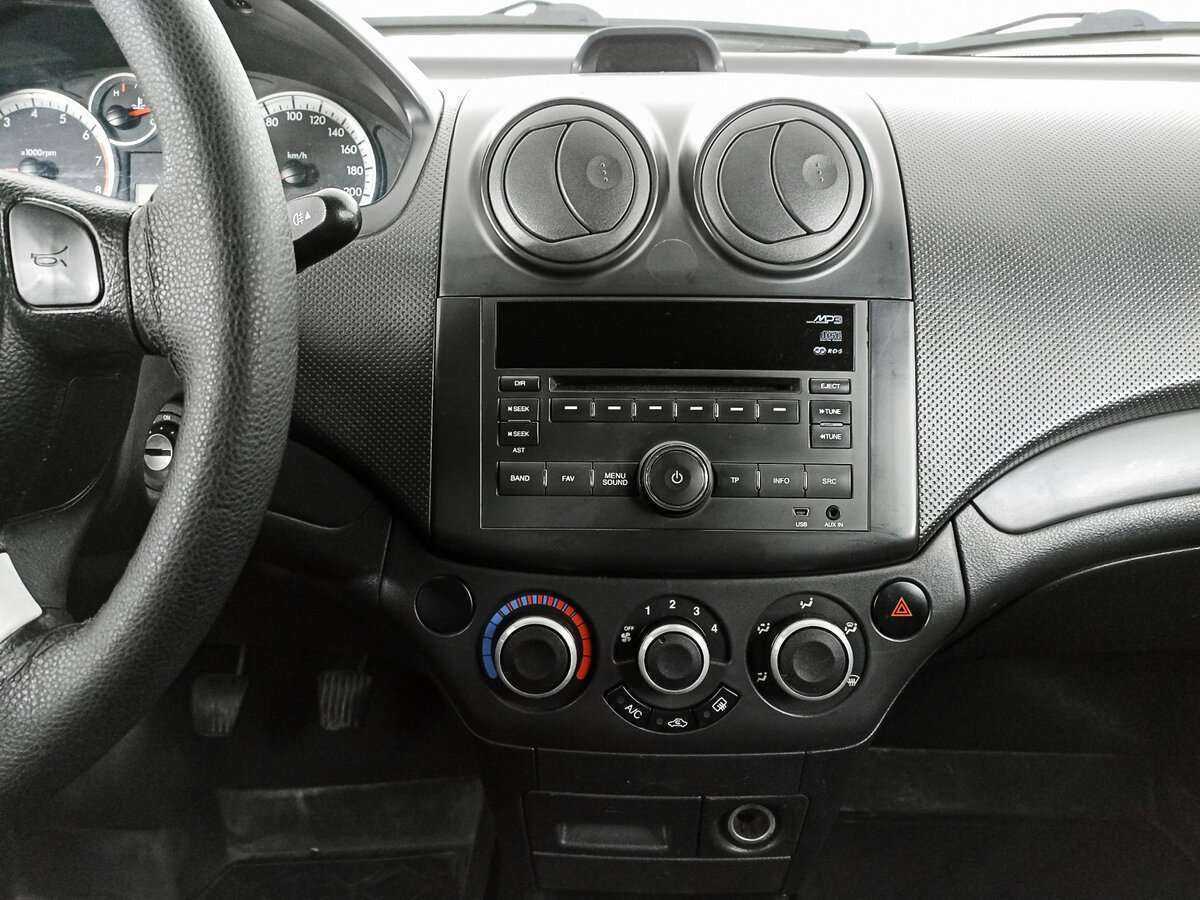 Купить Chevrolet Aveo, 2011, 146 196 км, фото №10