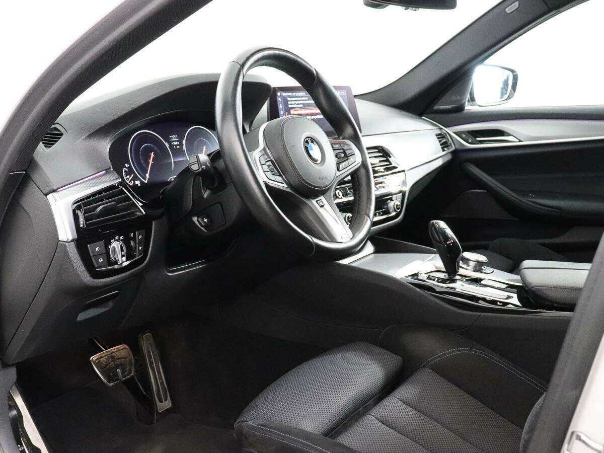Купить BMW 5 серии 530i xDrive, 2019, 70 000 км, фото №8