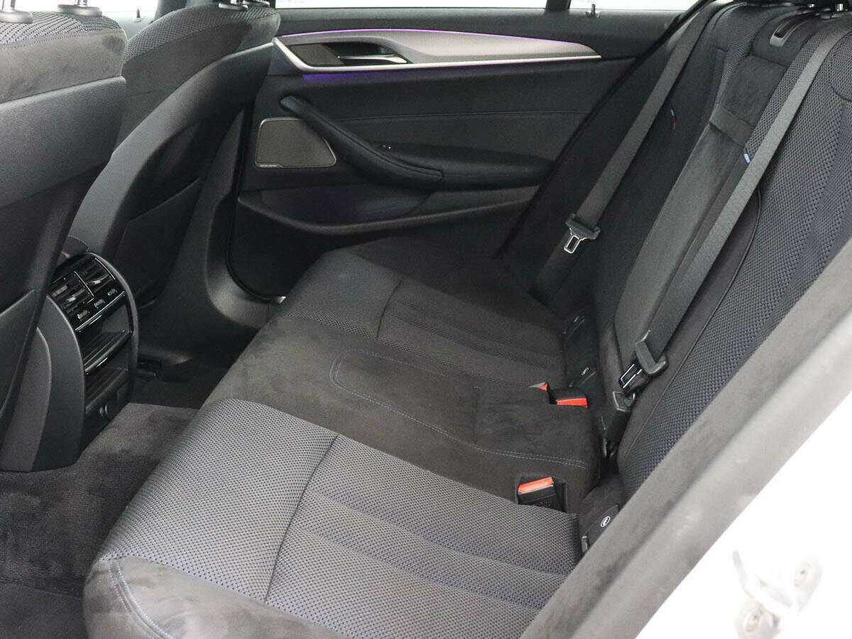 Купить BMW 5 серии 530i xDrive, 2019, 70 000 км, фото №9