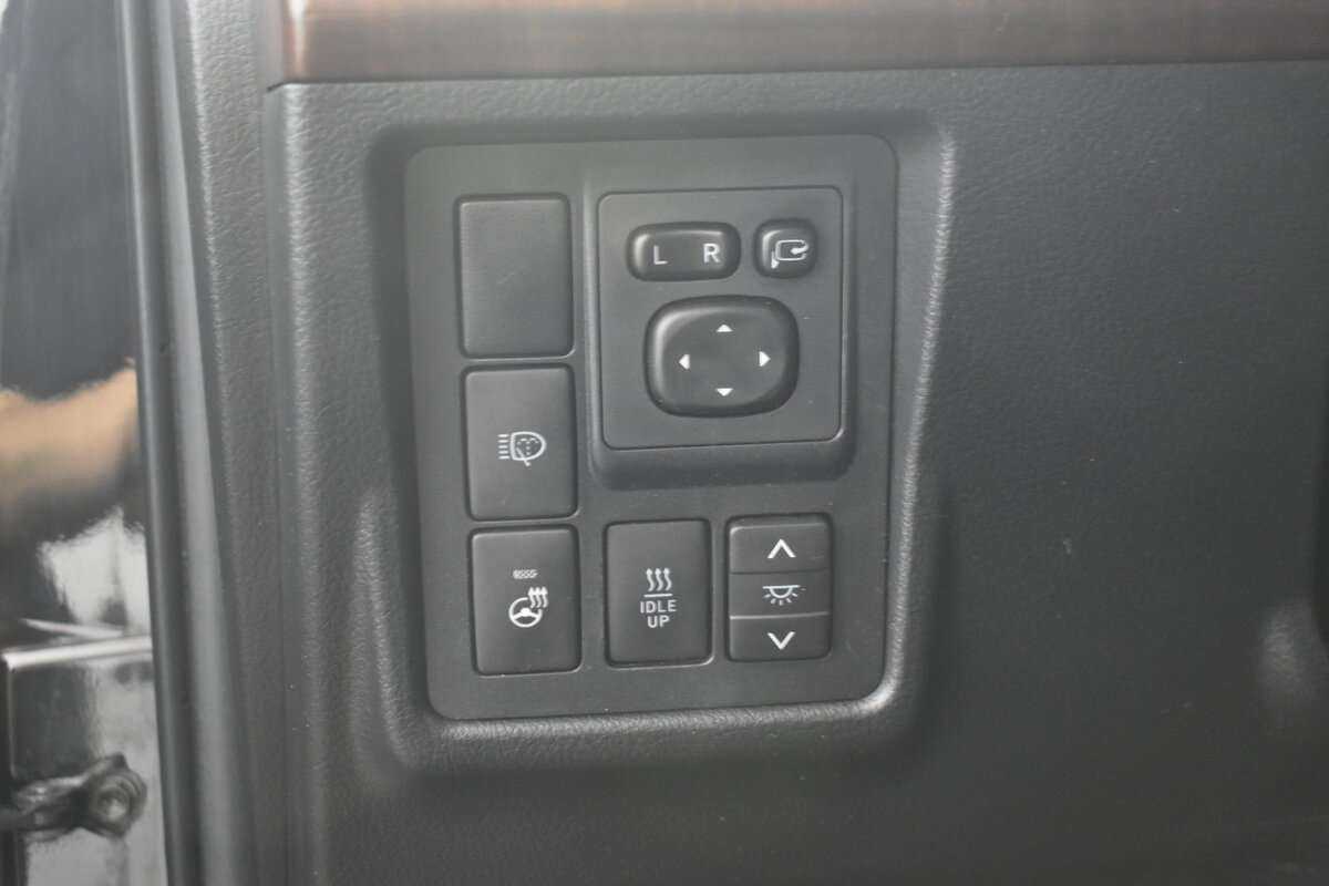 Купить Toyota Land Cruiser Prado, 2017, 169 000 км, фото №9