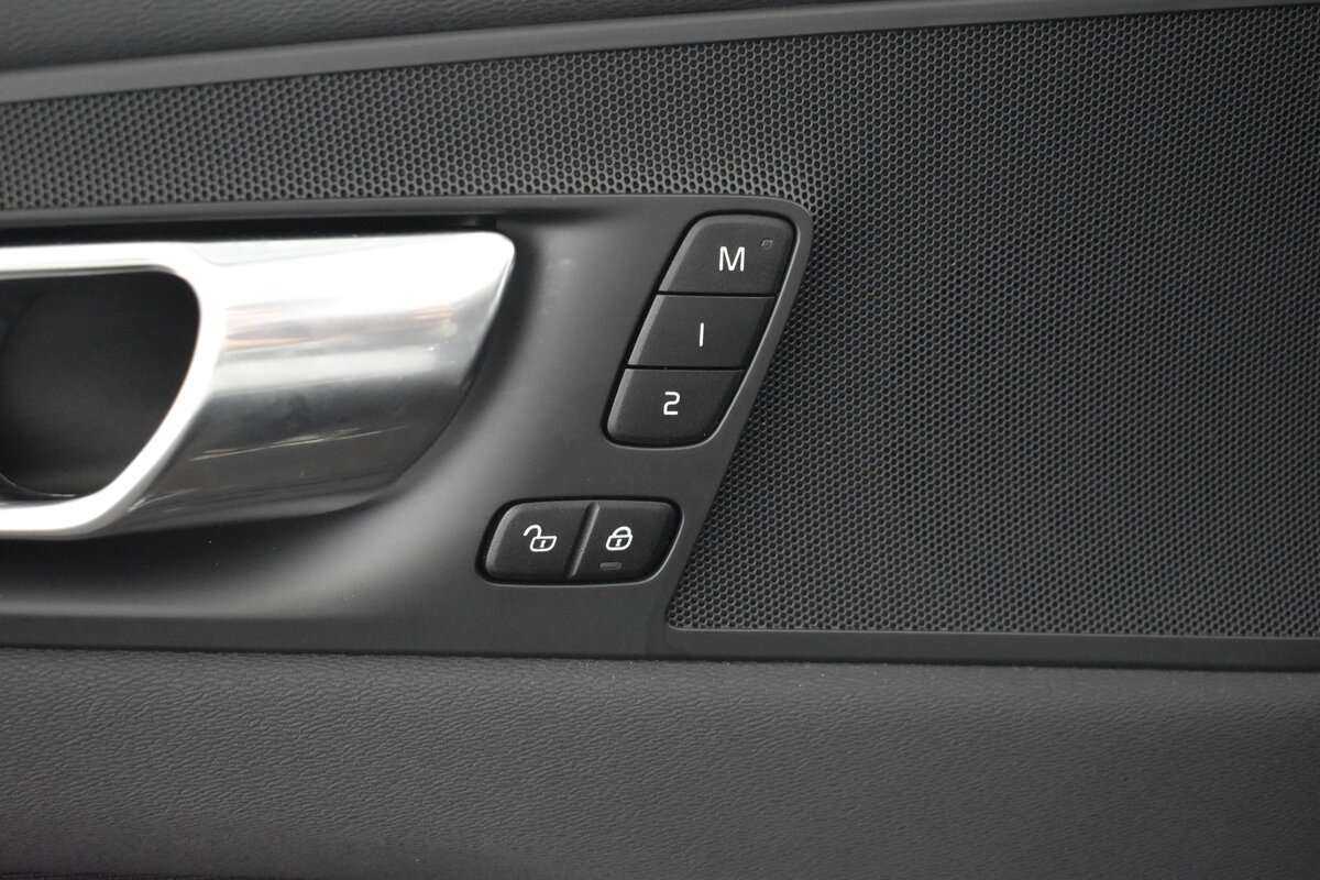 Купить Volvo XC60, 2020, 68 264 км, фото №9