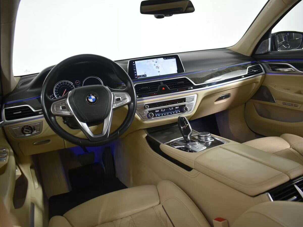 Купить BMW 7 серии 750i xDrive, 2017, 111 146 км, фото №12