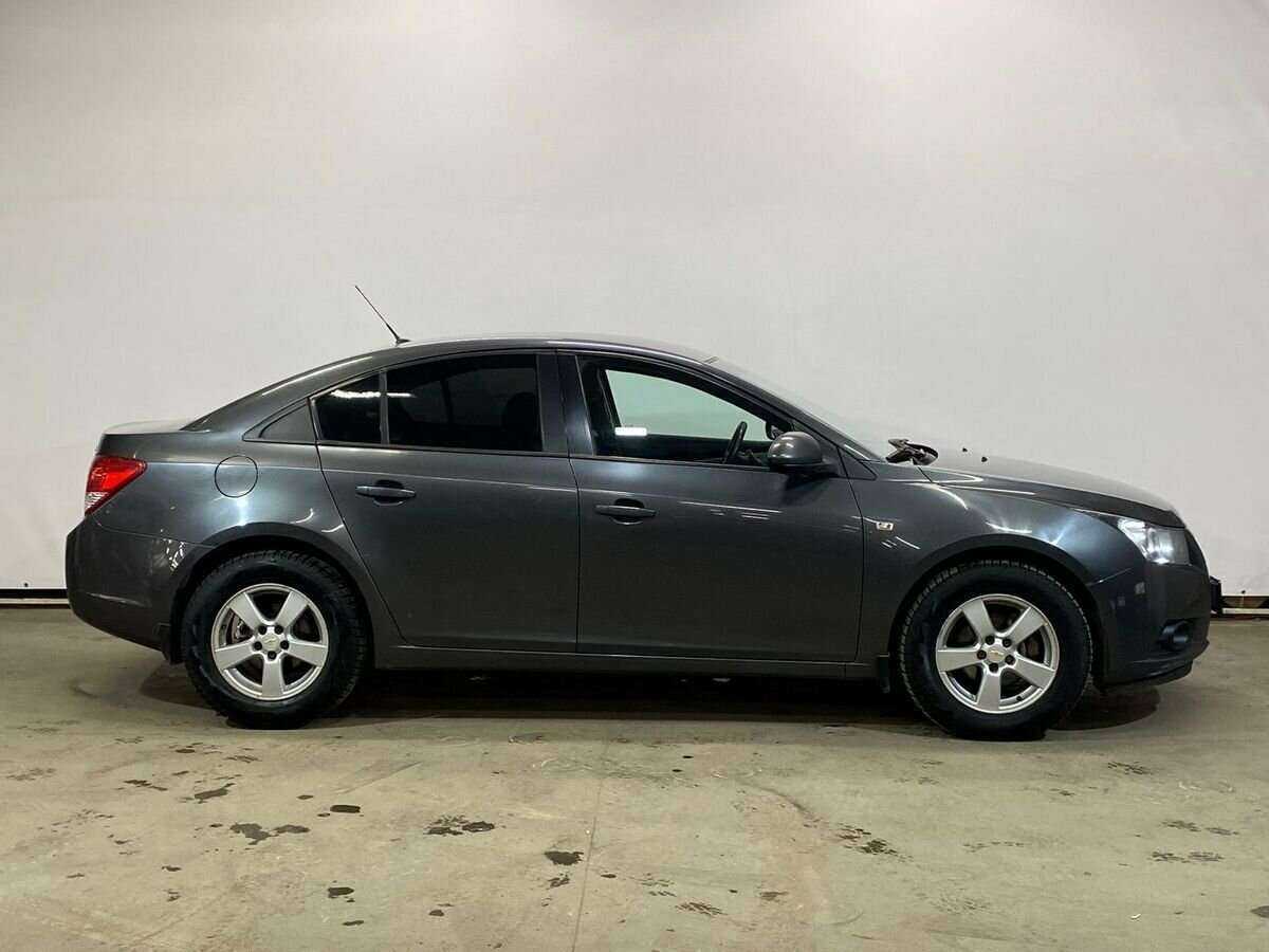 Купить Chevrolet Cruze, 2011, 176 300 км, фото №4