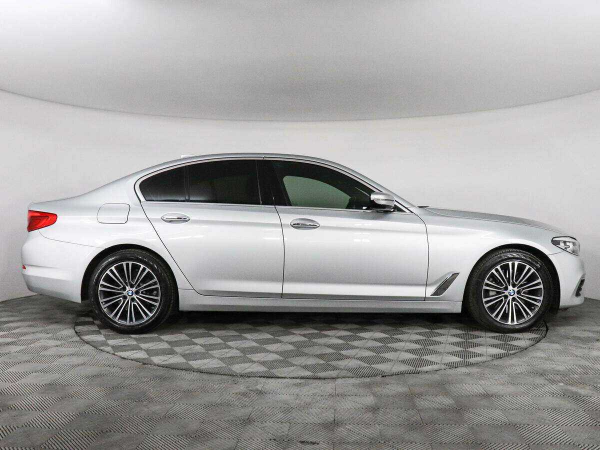 Купить BMW 5 серии 530i xDrive, 2017, 130 680 км, фото №6