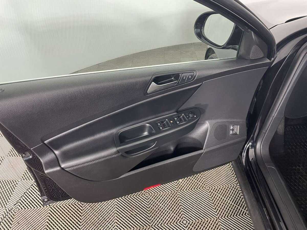 Купить Volkswagen Passat, 2010, 186 108 км, фото №8