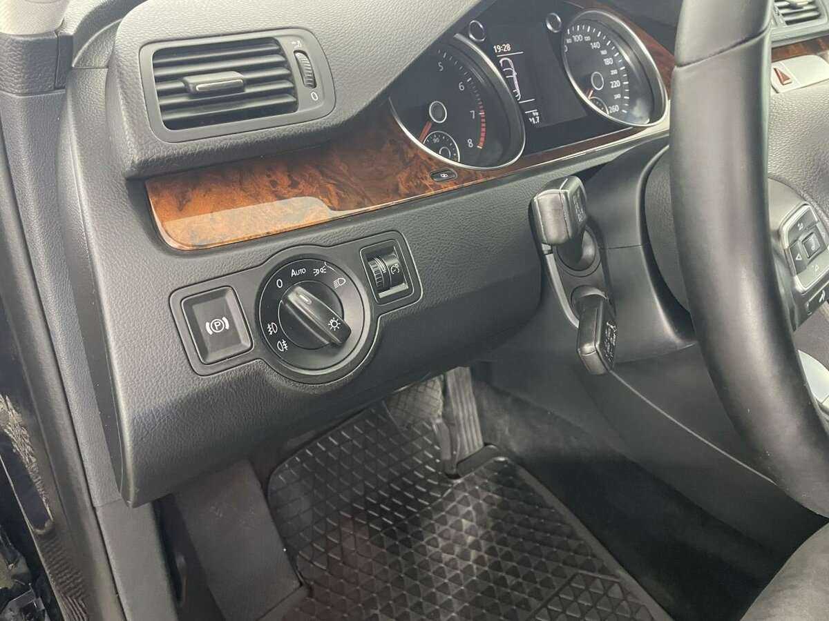 Купить Volkswagen Passat, 2010, 186 108 км, фото №9