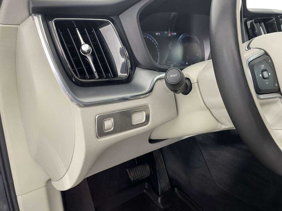 Купить Volvo XC60, 2021, 59 311 км, фото №9