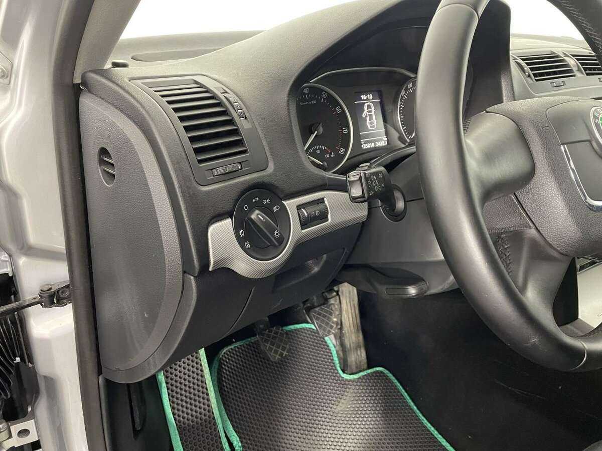 Купить Skoda Octavia, 2010, 235 600 км, фото №9