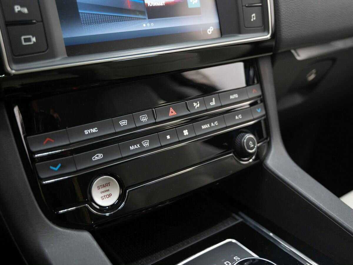 Купить Jaguar F-Pace, 2017, 94 000 км, фото №15