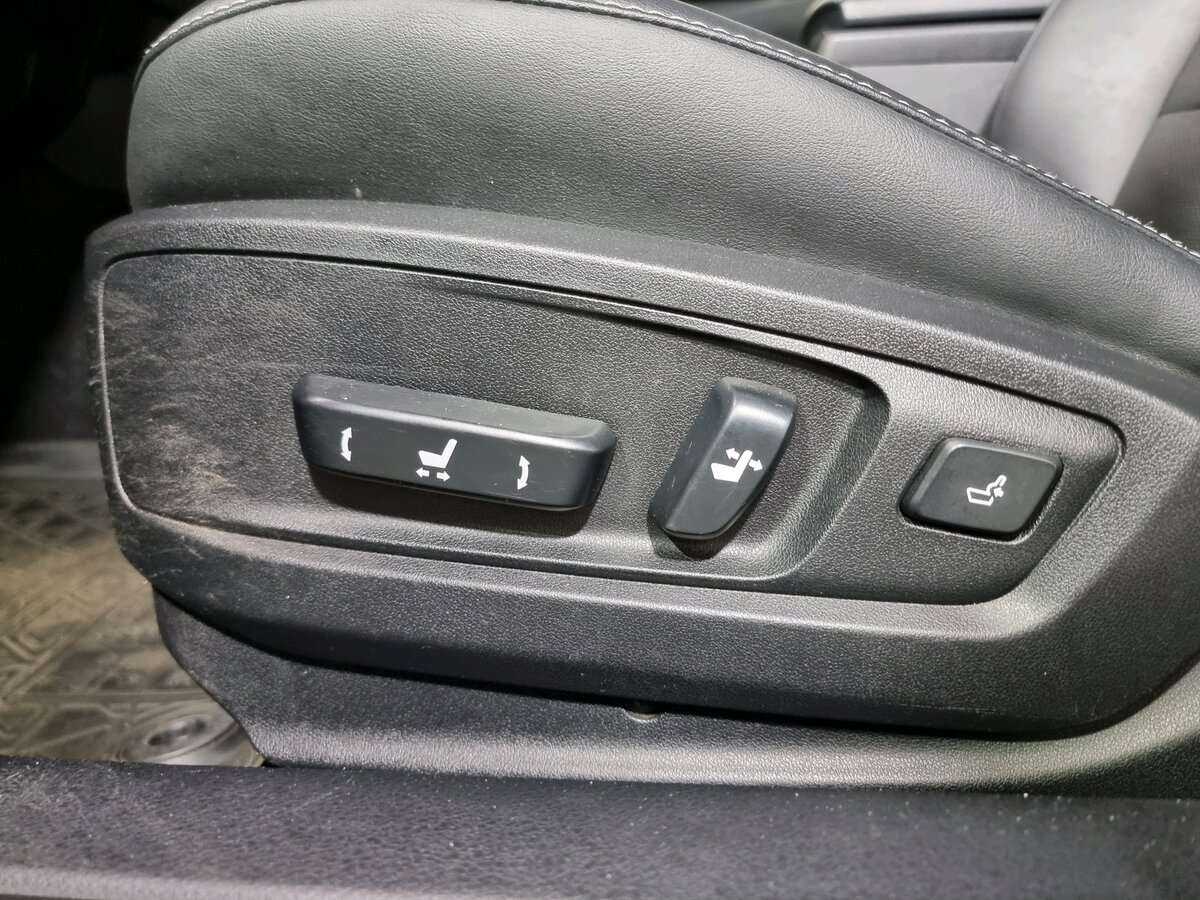 Купить Lexus ES 200, 2016, 105 150 км, фото №8