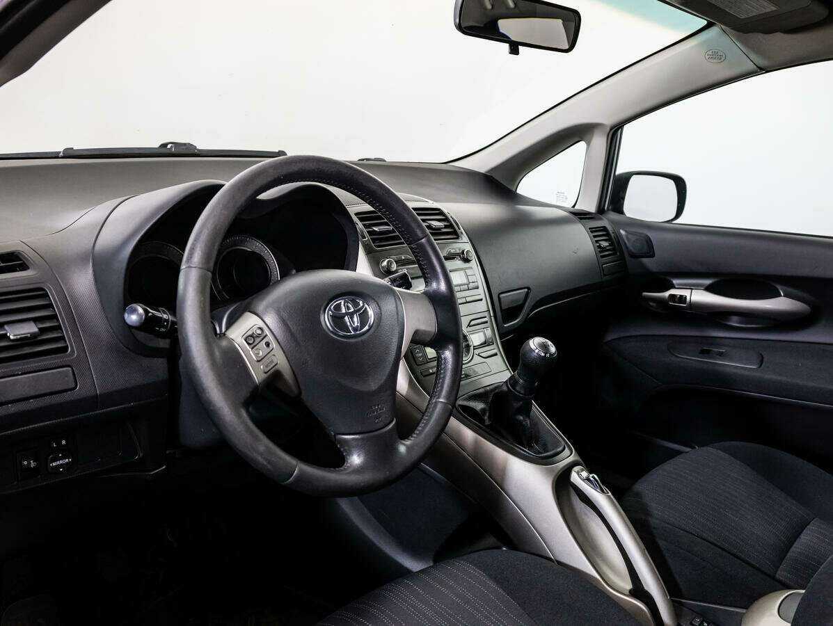 Купить Toyota Auris, 2008, 178 000 км, фото №11