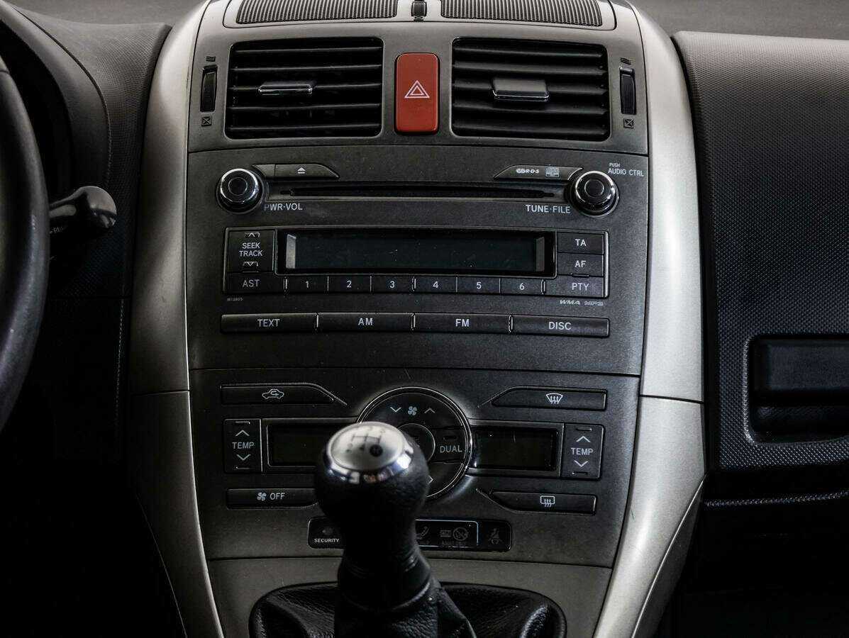 Купить Toyota Auris, 2008, 178 000 км, фото №14