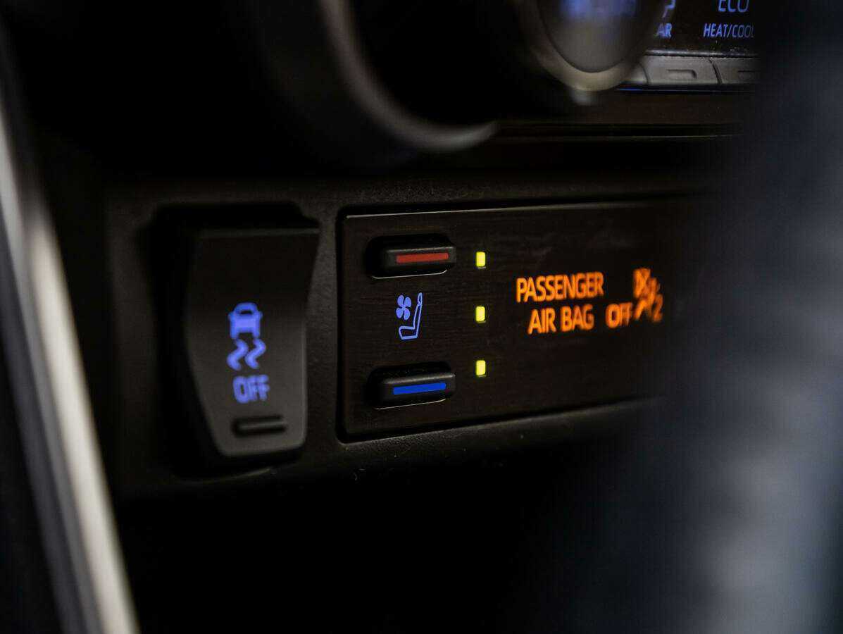 Купить Toyota RAV4, 2019, 111 239 км, фото №17