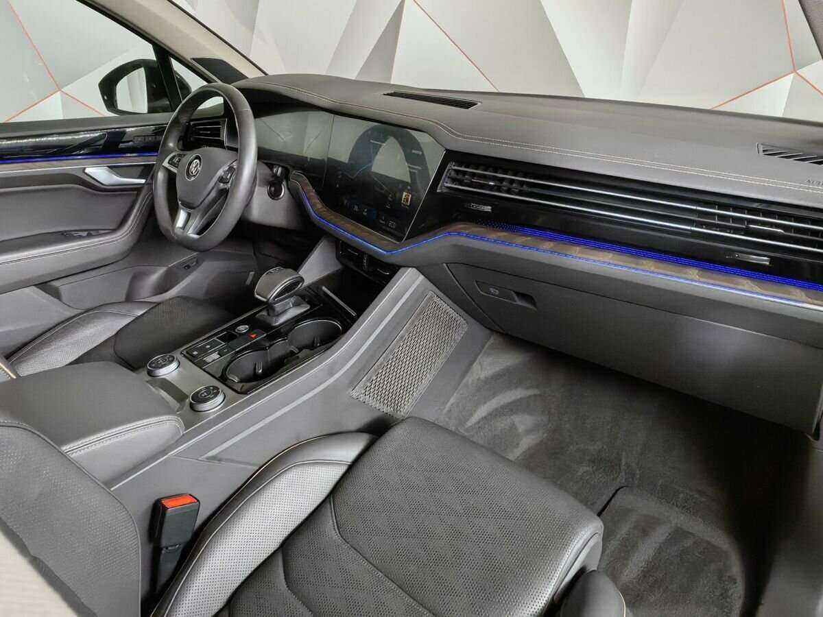Купить Volkswagen Touareg, 2018, 139 797 км, фото №9