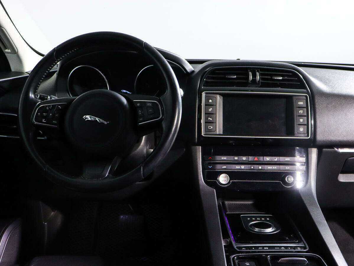 Купить Jaguar F-Pace, 2016, 83 000 км, фото №10
