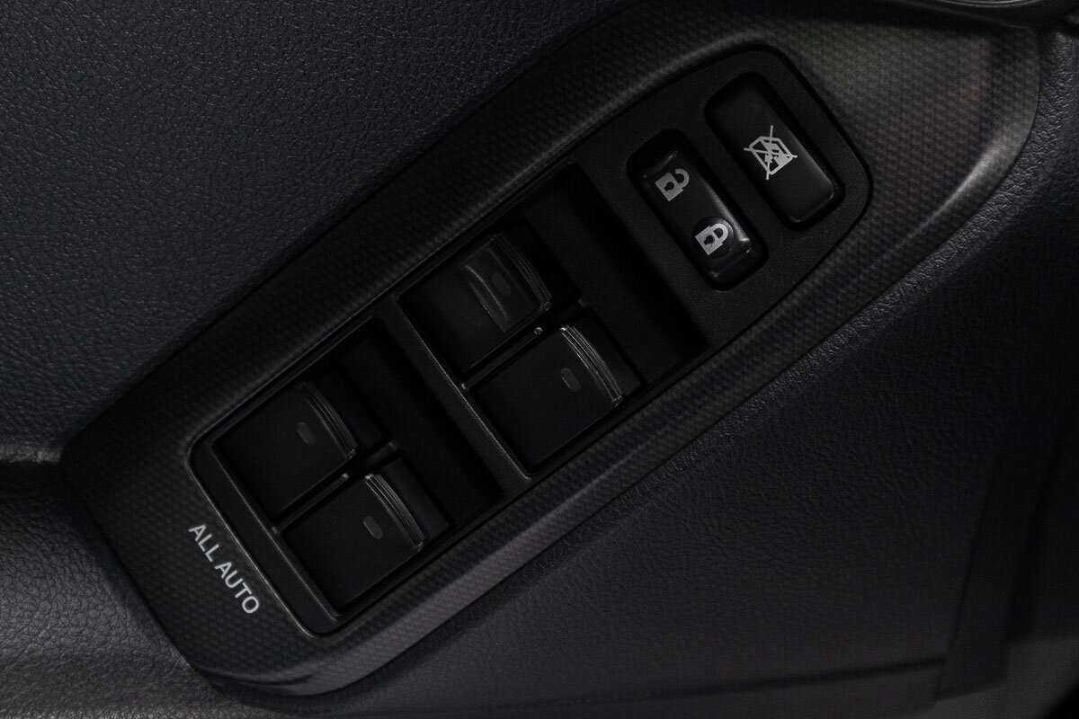 Купить Toyota Land Cruiser Prado, 2010, 157 300 км, фото №7